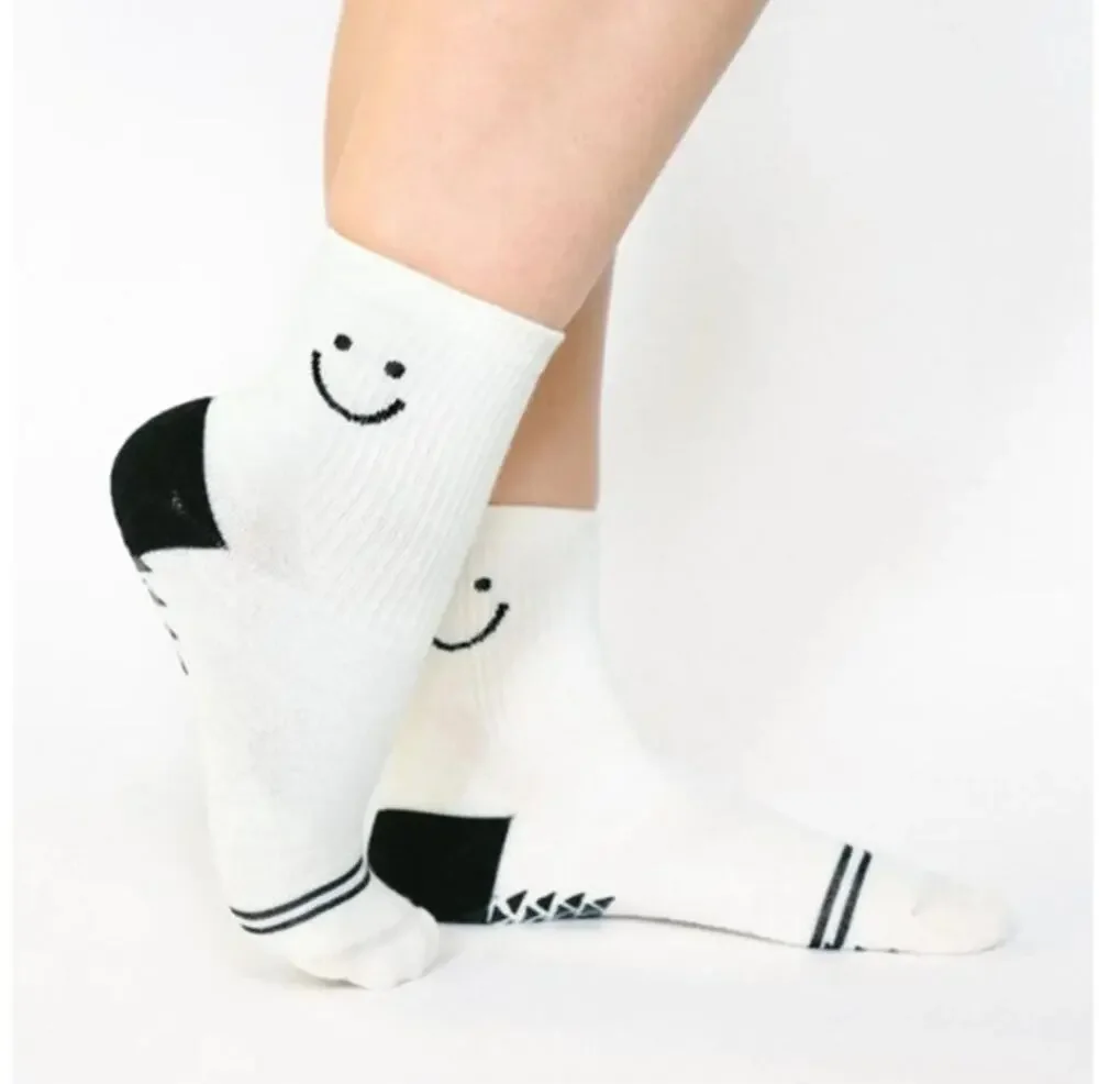 Pointe Studio Happy Ankle Grip Sock - White with Smiley Face - M/L- Sticky Socks